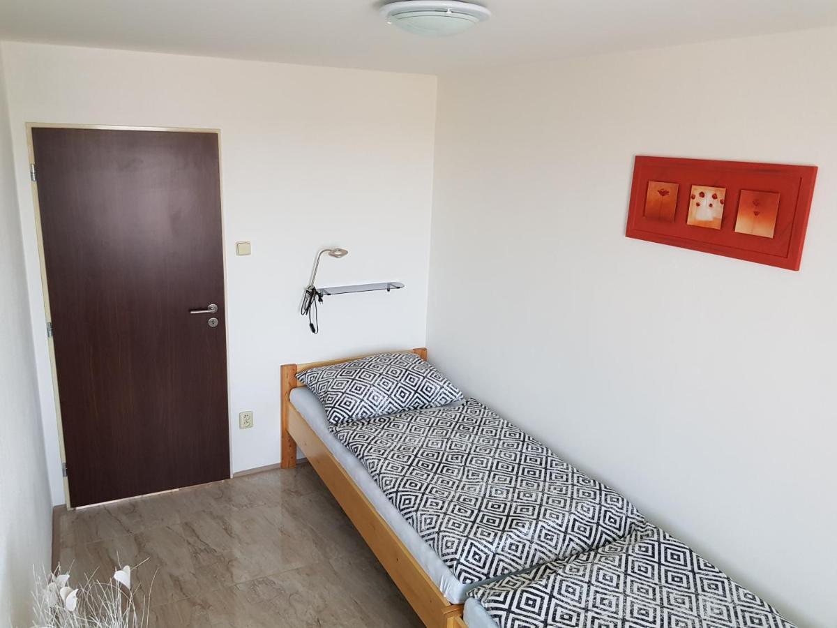 Apartman S Vinnym Sklepem Viktorie Pouzdrany Εξωτερικό φωτογραφία